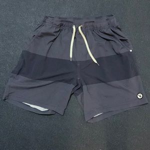 Vuori shorts w/liner